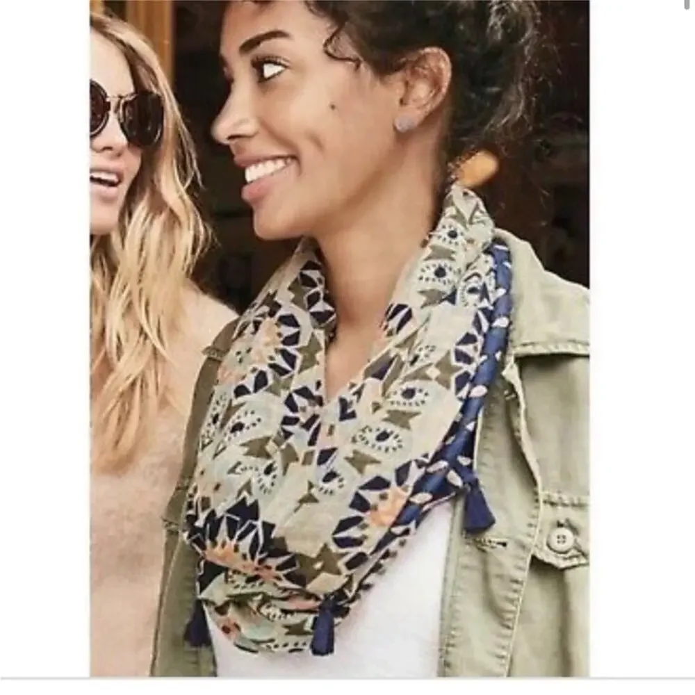 Stella & Dot Reversible Lightweight Mosaic Infinity Tassel Scarf, EUC, One Size